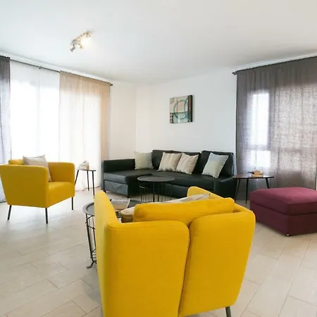 Charcos Apartment *